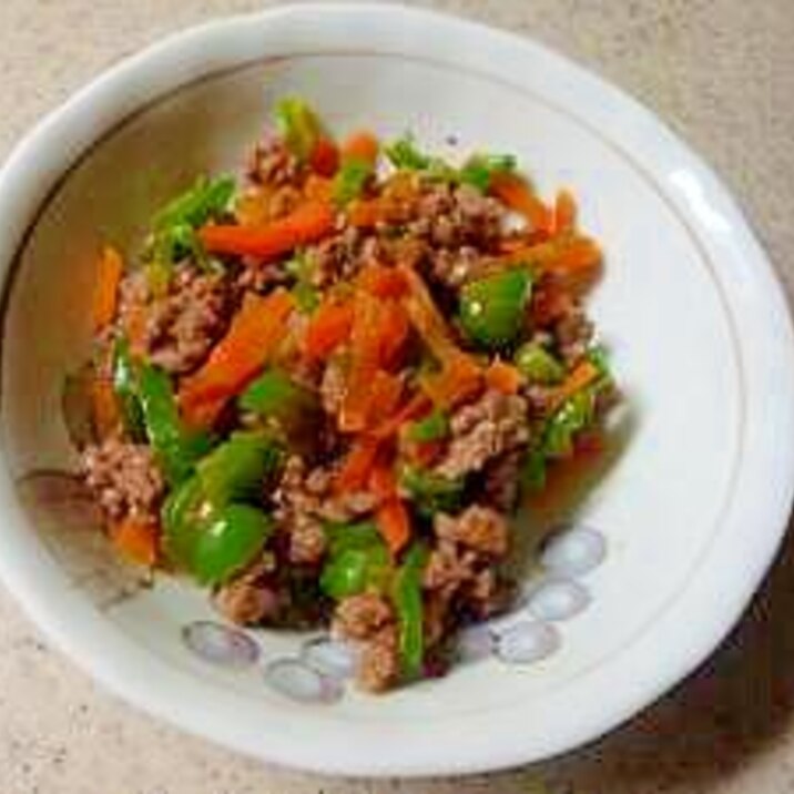 お弁当レシピ レンジで人参とピーマンのひき肉炒め レシピ 作り方 By Shimo9756 楽天レシピ